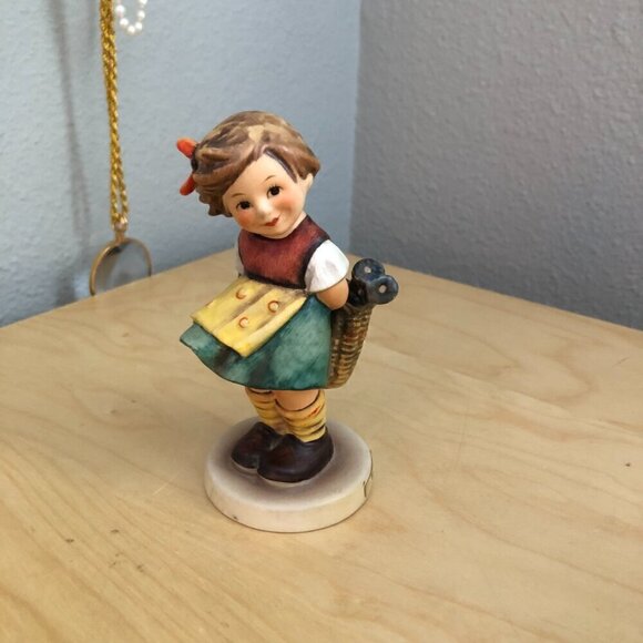 Hummel Bashful Figurine - 377 1971 W Germany - Picture 2 of 7